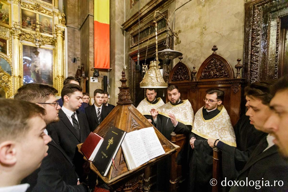 Liturghie arhierească la Catedrala Mitropolitană din Iași  în cinstea Sfinților Trei Ierarhi / Foto: pr. Silviu Cluci